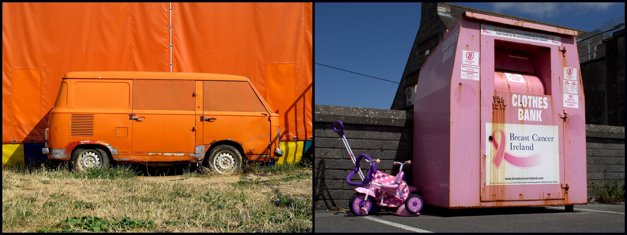 ein knallorangener VW-Bus vor einer kanllorangenen Wand und ein rosanes Dreirad neben einem rosanen Kleider-Container