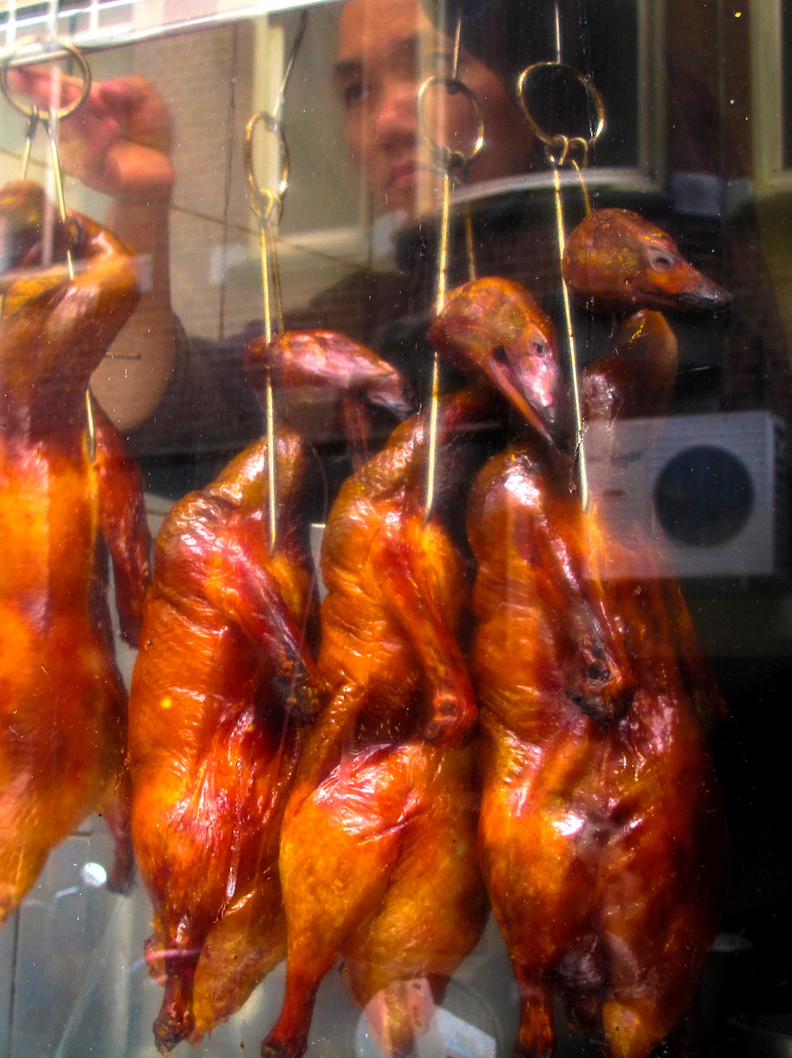 Brathähnchen im Schaufenster